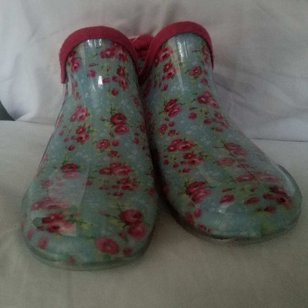 Pretty in Pink rain/garden booties